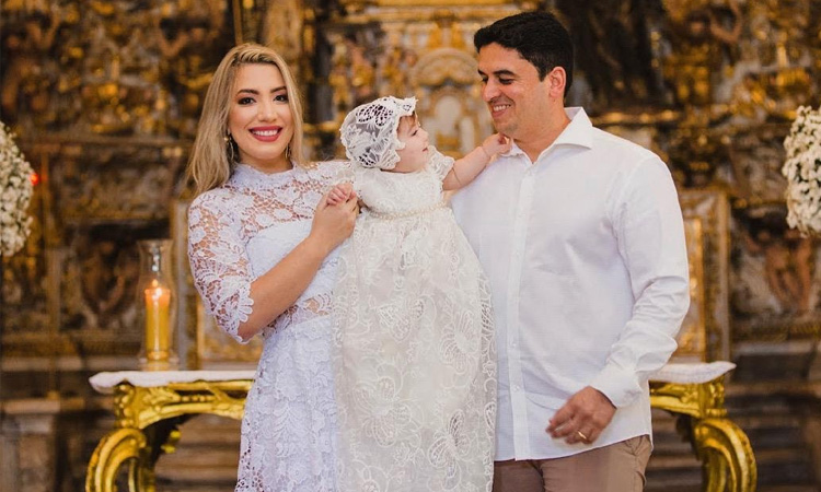 ideias de looks elegantes para batizado mãe