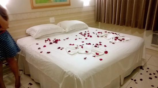 DIY: Velas Aromáticas e Luzes de Fada para o Quarto de Casal