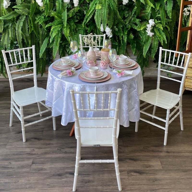 aluguel de mesas e cadeiras vs compra