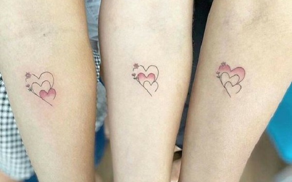 ideias tatuagem 3 corações feminina delicada