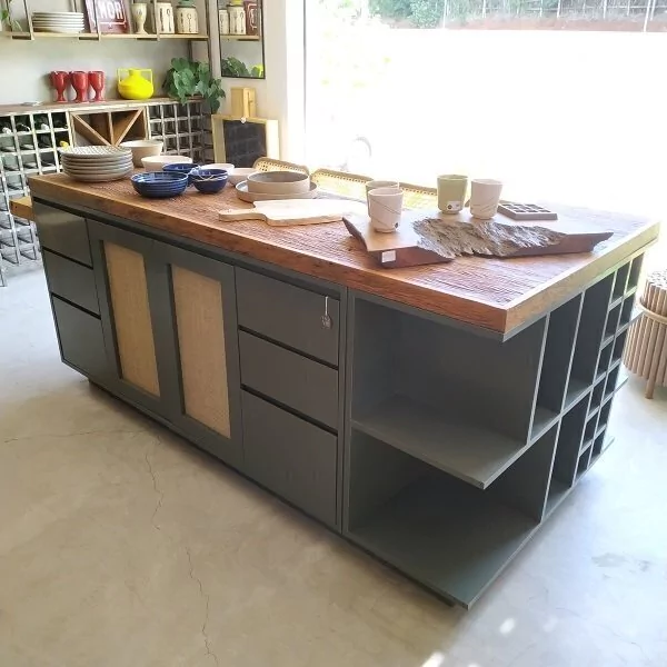 ilha de cozinha com rodinhas