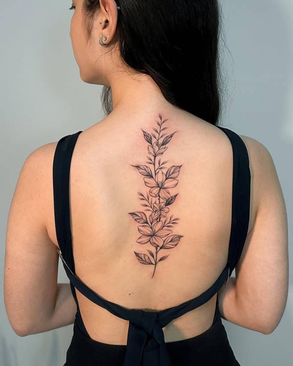 tatuagem costas feminina