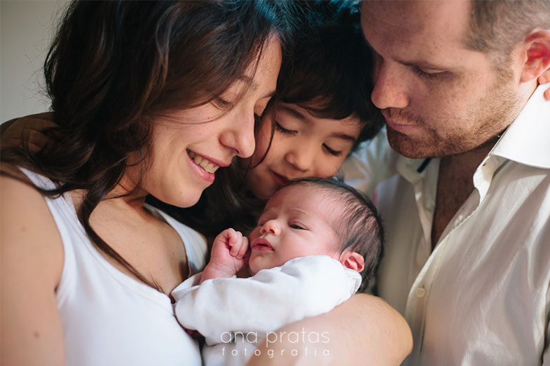 legenda foto familia bebe recem nascido para saida da maternidade