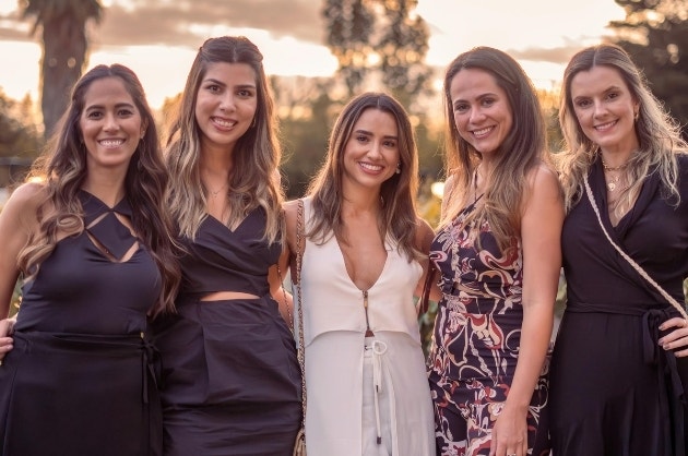 erros ao escolher look casamento convidada