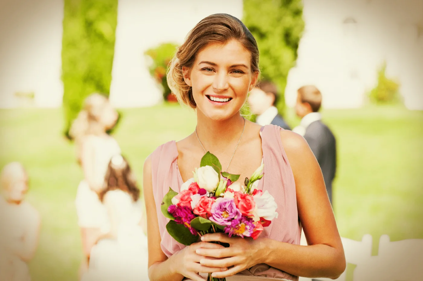 Guia Completo de Tecidos para Casamentos ao Ar Livre