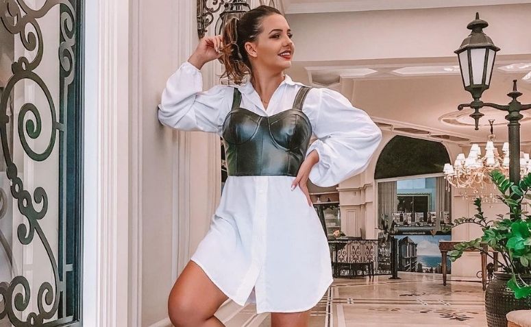 Slip Dress com Camiseta: 5 Maneiras de Usar o Clássico Grunge