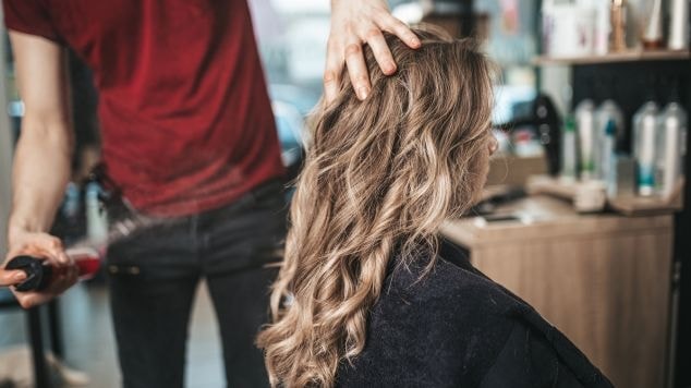 efeito natural com luzes em cabelo branco