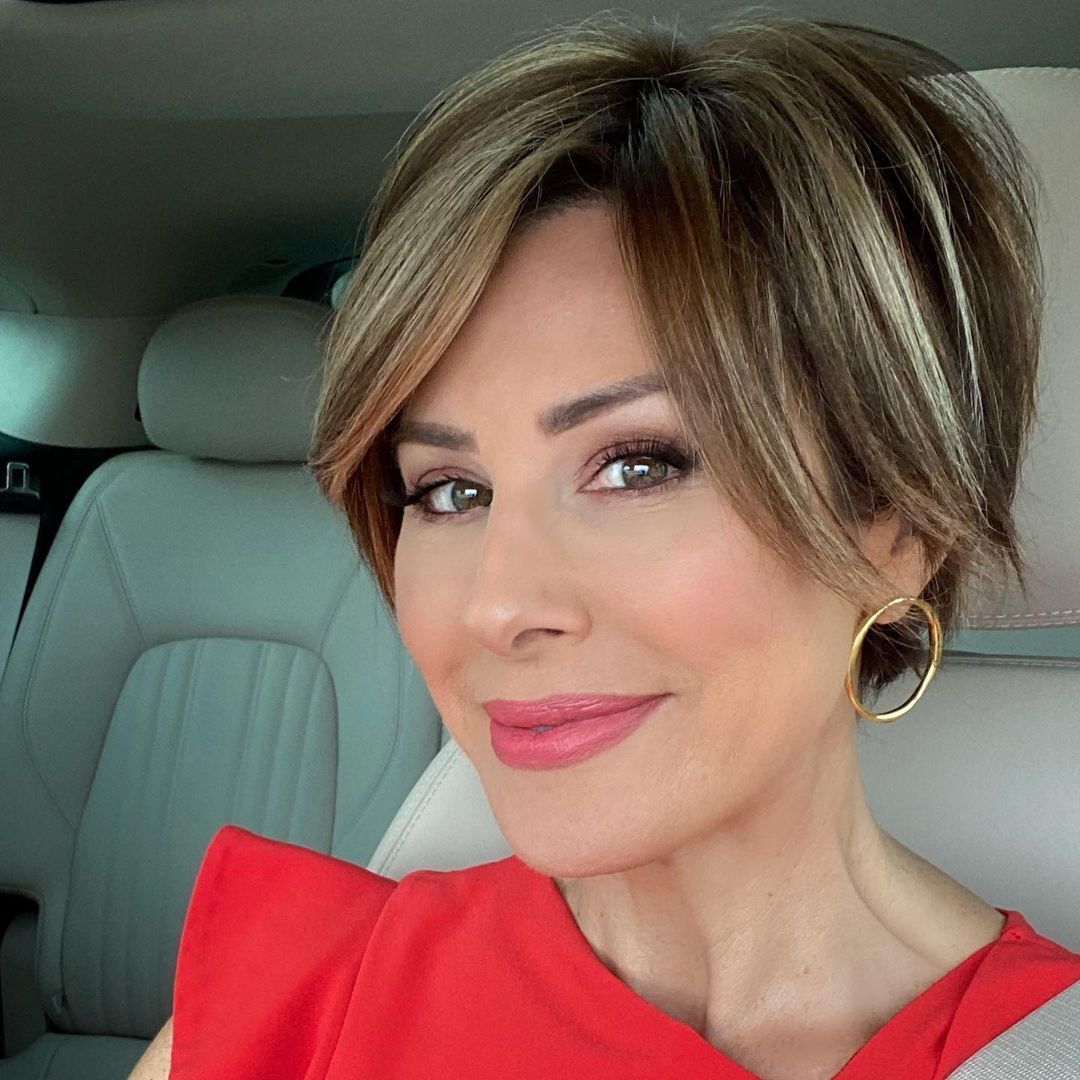 mechas em cabelo grisalho