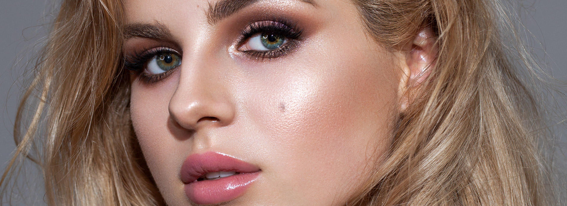 maquiagem com sombra gloss (efeito molhado)