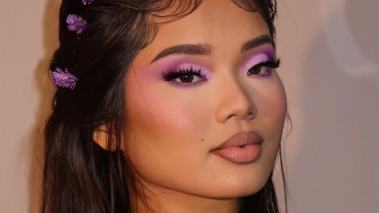 5 ideias de títulos:
1. Tutorial: Maquiagem Roxo e Lilás para um Look Sofisticado
2. Descubra a Versatilidade da Maquiagem Roxa: Do Dia à Noite
3. Combinações de Cores para Realçar sua Maquiagem Lilás
4. Dicas de Aplicação: Como Usar Sombra Roxa Sem Erro
5. Maquiagem Roxa e Lilás: Inspirações para Festas e Eventos Especiais