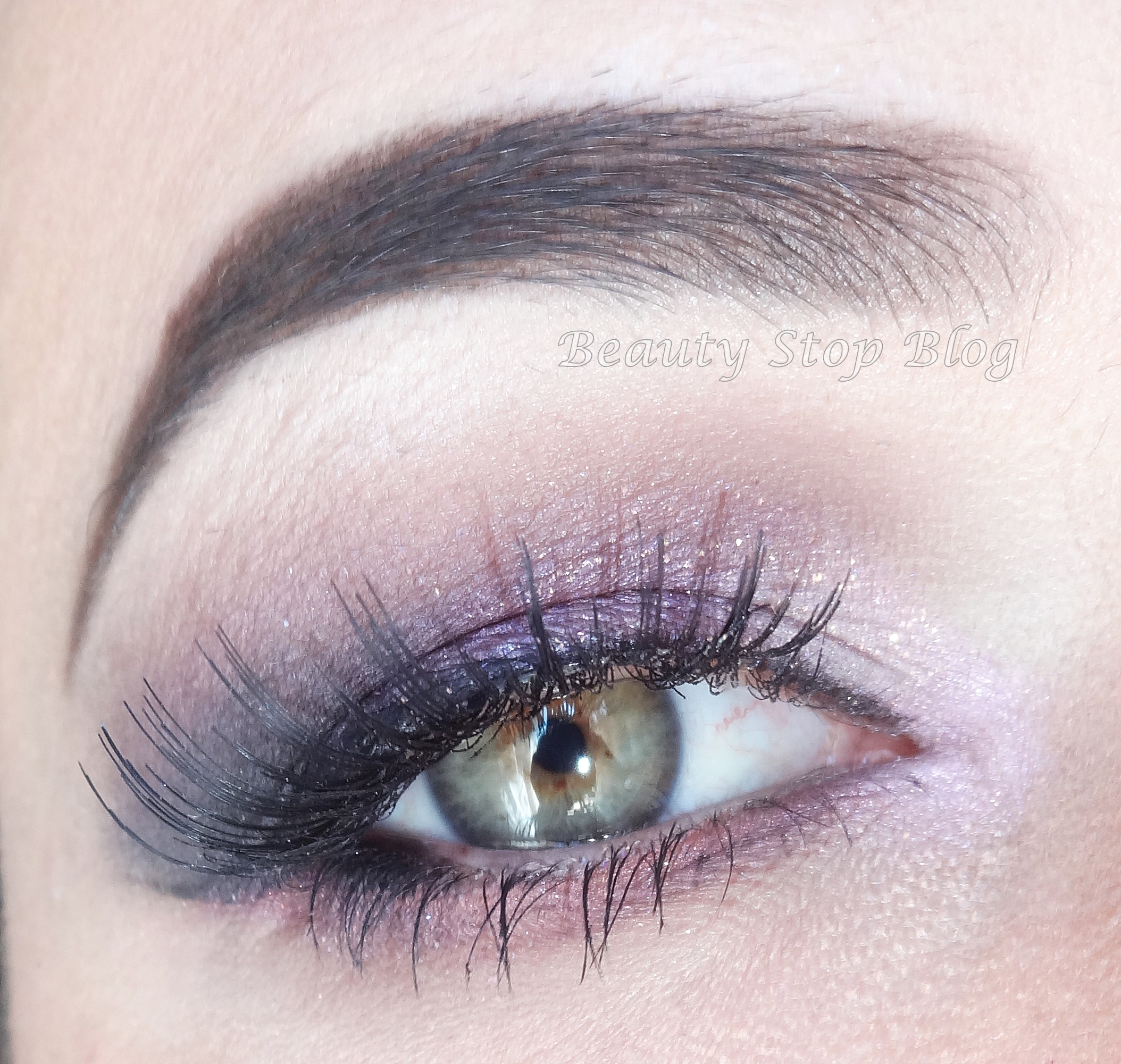 5 ideias de títulos:
1. Tutorial: Maquiagem Roxo e Lilás para um Look Sofisticado
2. Descubra a Versatilidade da Maquiagem Roxa: Do Dia à Noite
3. Combinações de Cores para Realçar sua Maquiagem Lilás
4. Dicas de Aplicação: Como Usar Sombra Roxa Sem Erro
5. Maquiagem Roxa e Lilás: Inspirações para Festas e Eventos Especiais