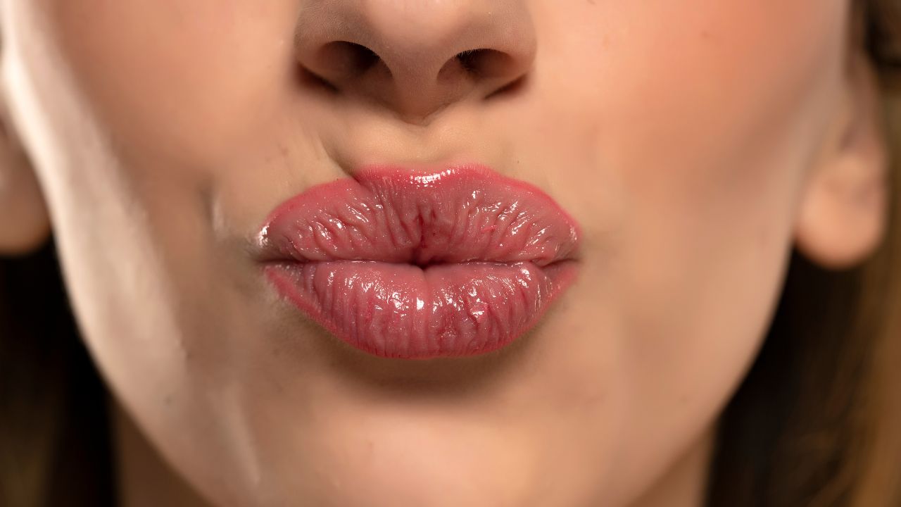 Transforme seus Lábios: O Poder da Técnica Ombré Lips
