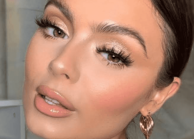 Como Escolher e Aplicar Produtos em Bastão para uma Maquiagem Rápida e Prática