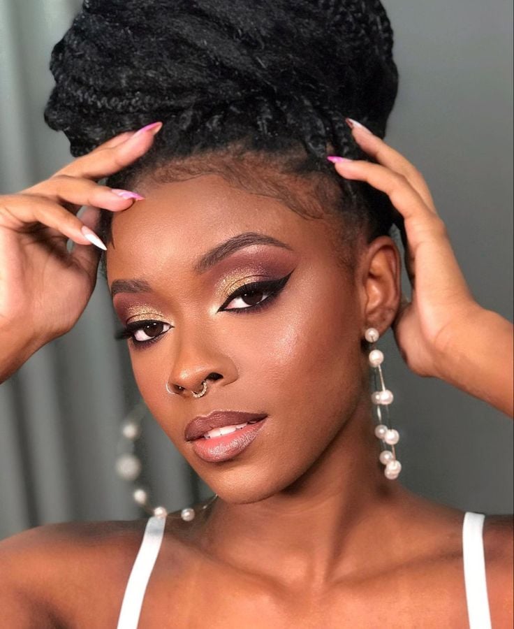 Como escolher a paleta de sombras ideal para seu tom de pele