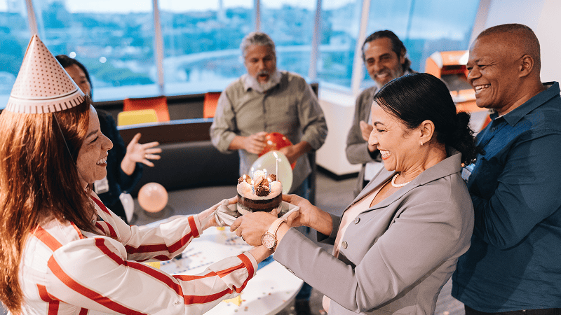 Day Off e Outros Benefícios: Valorizando Seus Funcionários no Aniversário Corporativo