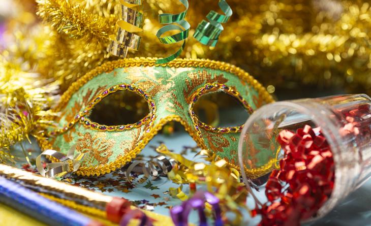 Máscaras artesanais de carnaval