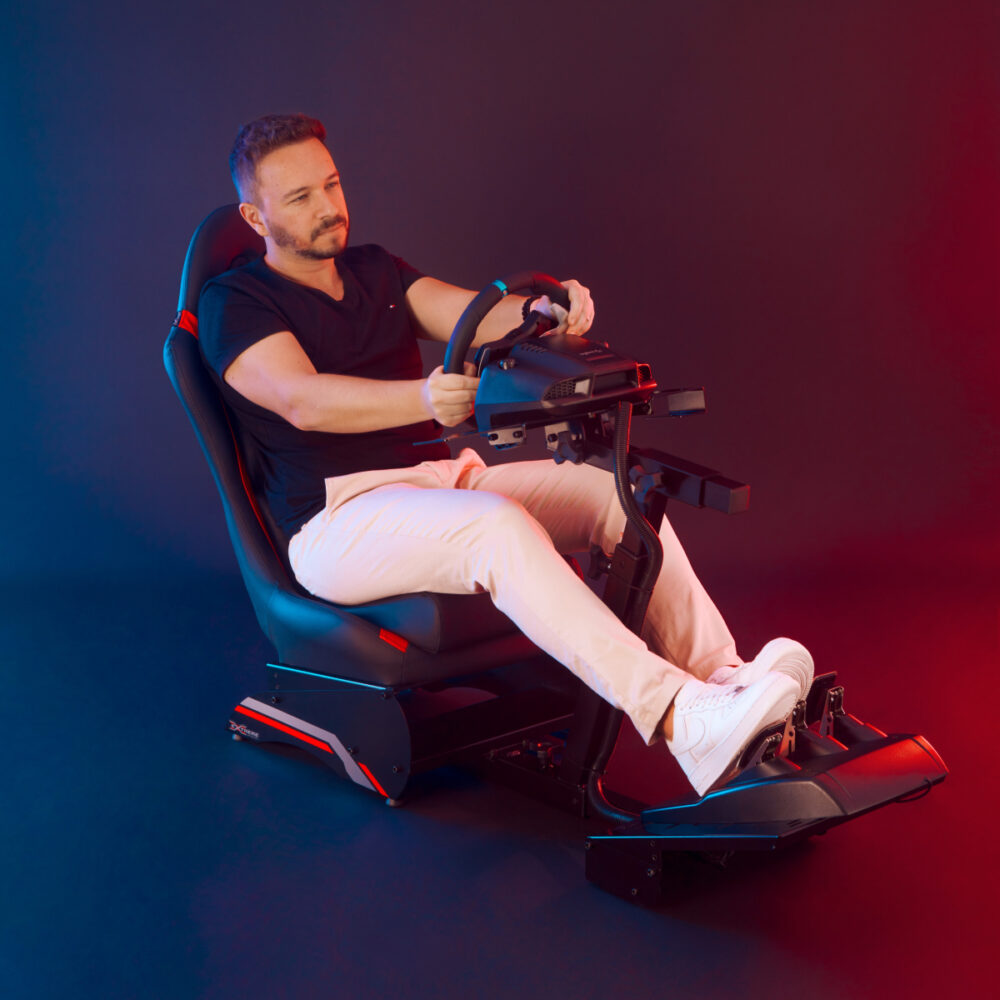 Guia Completo: Como Escolher o Cockpit de Simulador Ideal para Seu Setup; Cockpits de Alumínio vs. Modelos Compactos: Qual o Melhor para Você?; Review: Extreme SimRacing SXT V2 e Extreme Race Retrátil para Pequenos Espaços; Monte Seu Cockpit DIY: Economia e Personalização no Sim Racing; Simuladores Dinâmicos: O Próximo Nível de Imersão no Automobilismo Virtual