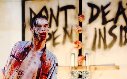 5 ideias de títulos:
1. Os 10 Filmes de Zumbis Mais Rápidos que Vão Te Deixar Sem Fôlego
2. De 'Extermínio' a 'Guerra Mundial Z': A Evolução dos Zumbis Corredores no Cinema
3. Zumbis Rápidos vs. Zumbis Lentos: Qual Tipo de Filme de Terror Você Prefere?
4. Análise Profunda: Por Que os Zumbis Rápidos São Tão Assustadores?
5. Guia Completo: Os Melhores Filmes de Zumbis Rápidos Para Maratona de Terror