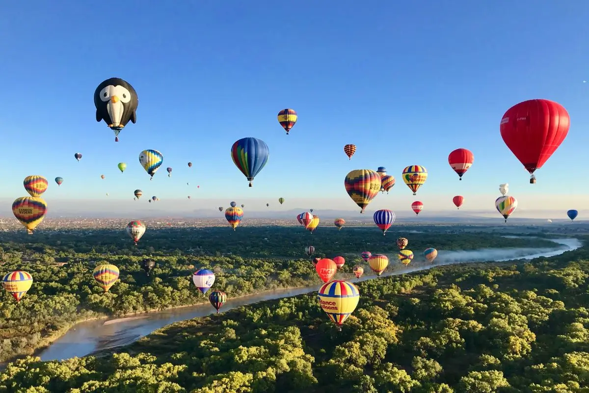 melhores lugares para voar de balão no brasil