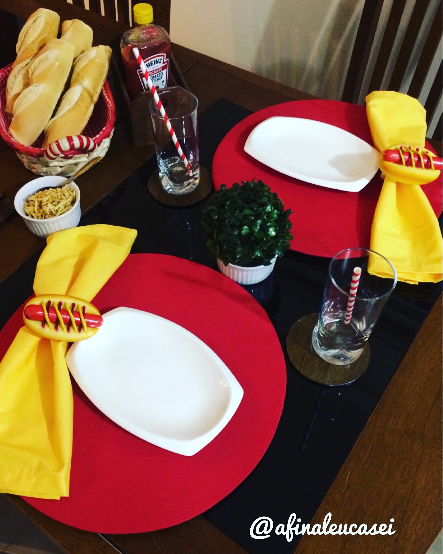 mesa posta cachorro quente temática