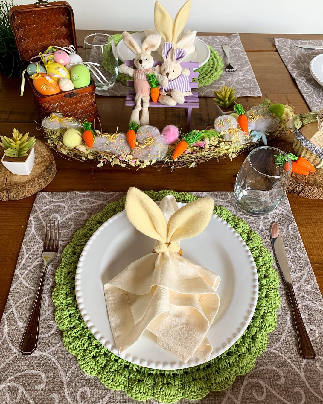 Cardápio de Páscoa Sofisticado: Harmonizando com a Decoração da Mesa