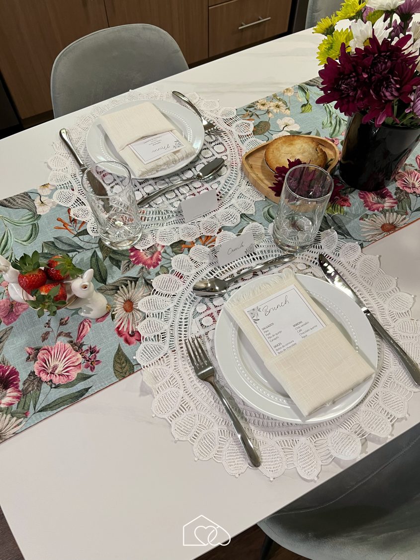 Etiqueta à Mesa na Páscoa: Dicas para Anfitriões Perfeitos