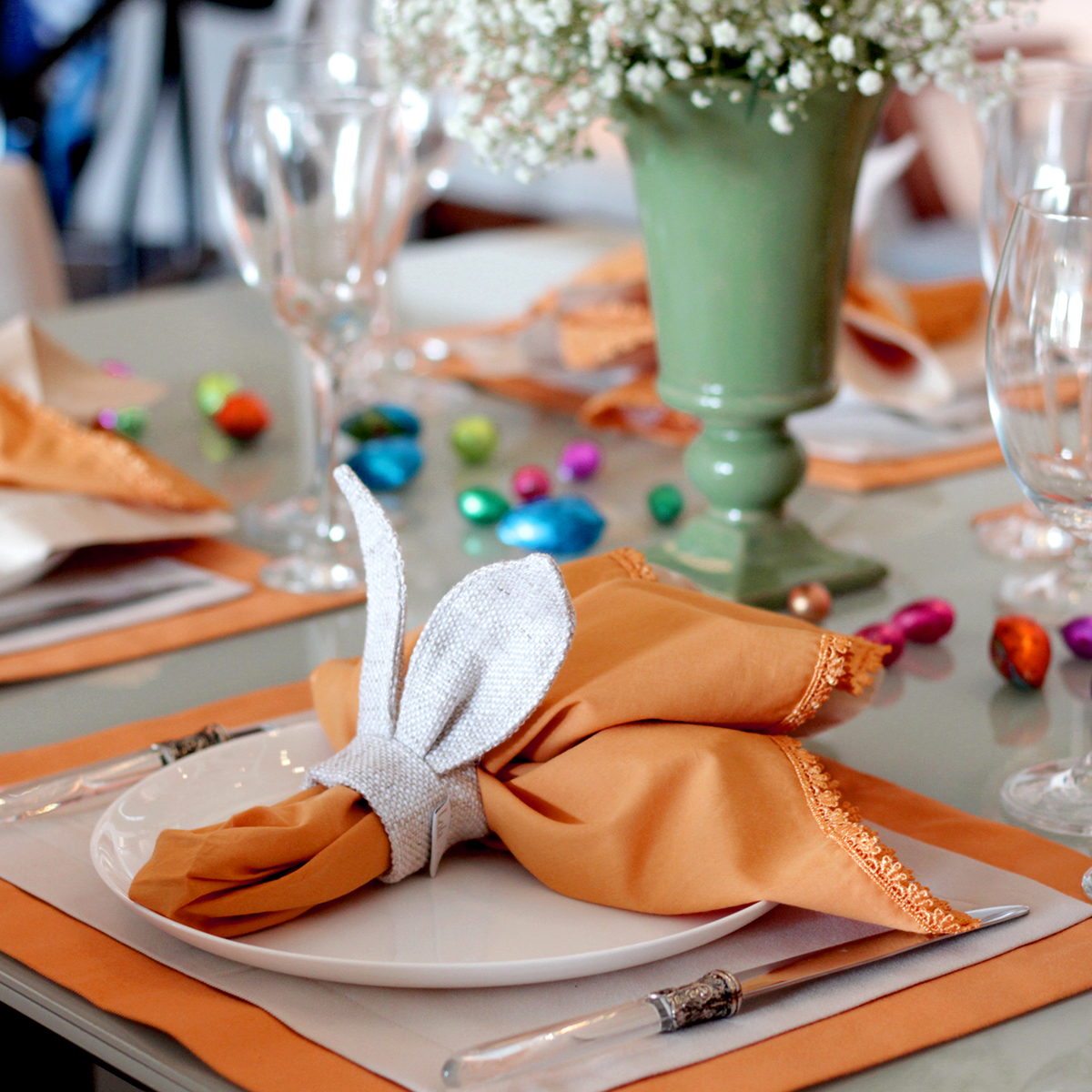 mesa posta de páscoa elegante