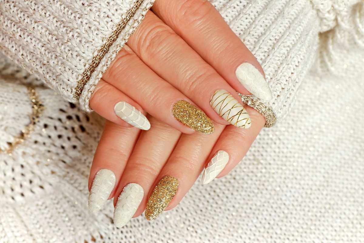 unhas com pedrarias ano novo