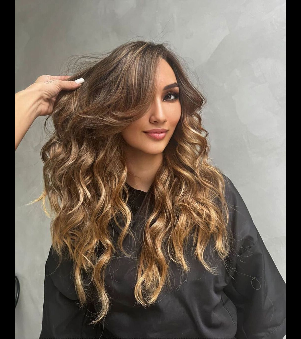 cabelo caramelo iluminado