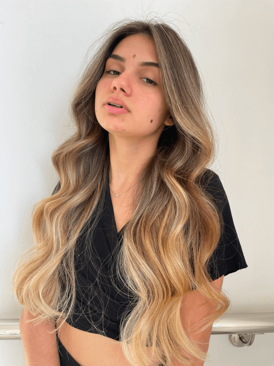 cabelo caramelo iluminado