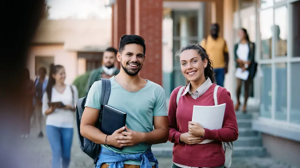 5 ideias de títulos:
1. EJA: O Caminho Rápido para o Diploma.
2. Encceja: Sua Chance de Certificação Gratuita.
3. Supletivo Presencial vs. EAD: Qual Escolher?
4. Idade Mínima para EJA: Tudo o que Você Precisa Saber.
5. Como Validar seu Diploma do Supletivo.