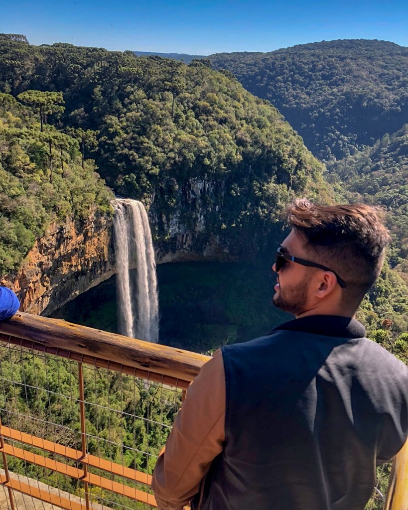 1. Guia Completo: Parque Estadual do Caracol
2. Bondinhos Aéreos Canela: Uma Experiência nas Alturas
3. Tour Pé da Cascata Explorer: Aventura Imersiva
4. Dicas Essenciais para Visitar a Cascata do Caracol
5. Comparativo: Qual a Melhor Forma de Ver a Cascata do Caracol?