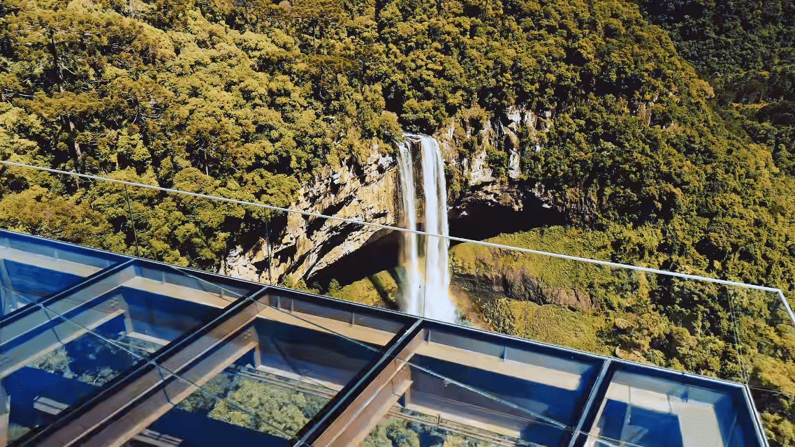 1. Guia Completo: Parque Estadual do Caracol
2. Bondinhos Aéreos Canela: Uma Experiência nas Alturas
3. Tour Pé da Cascata Explorer: Aventura Imersiva
4. Dicas Essenciais para Visitar a Cascata do Caracol
5. Comparativo: Qual a Melhor Forma de Ver a Cascata do Caracol?