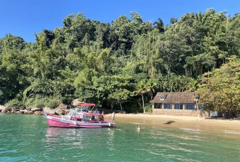 o que fazer em paraty passeio de escuna