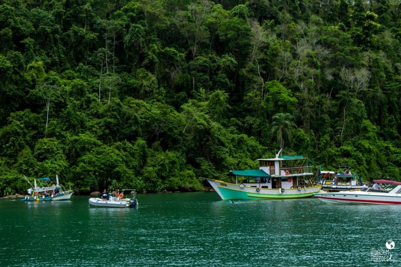 passeio de escuna paraty vs barco rápido