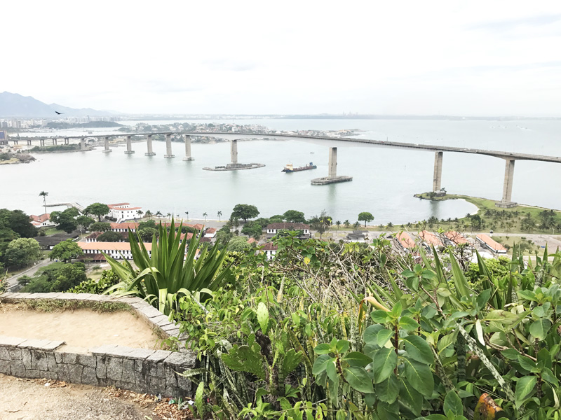 Descobrindo as Praias Escondidas e Famosas de Vila Velha e Vitória