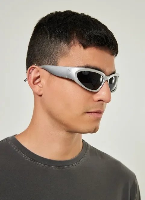Óculos Y2K com lentes coloridas
