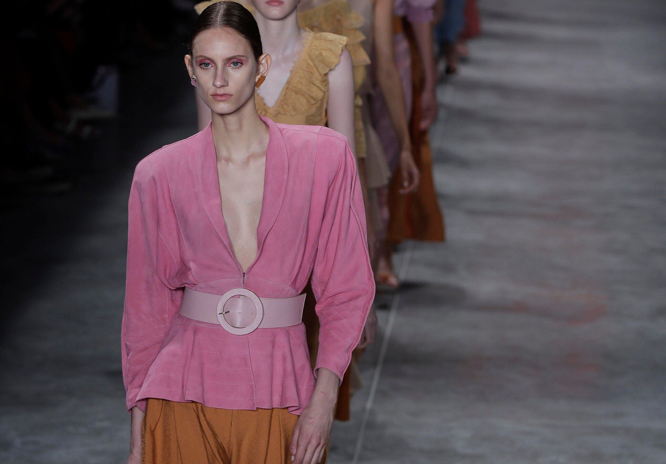 Como Incorporar Ombreiras no Look Atual