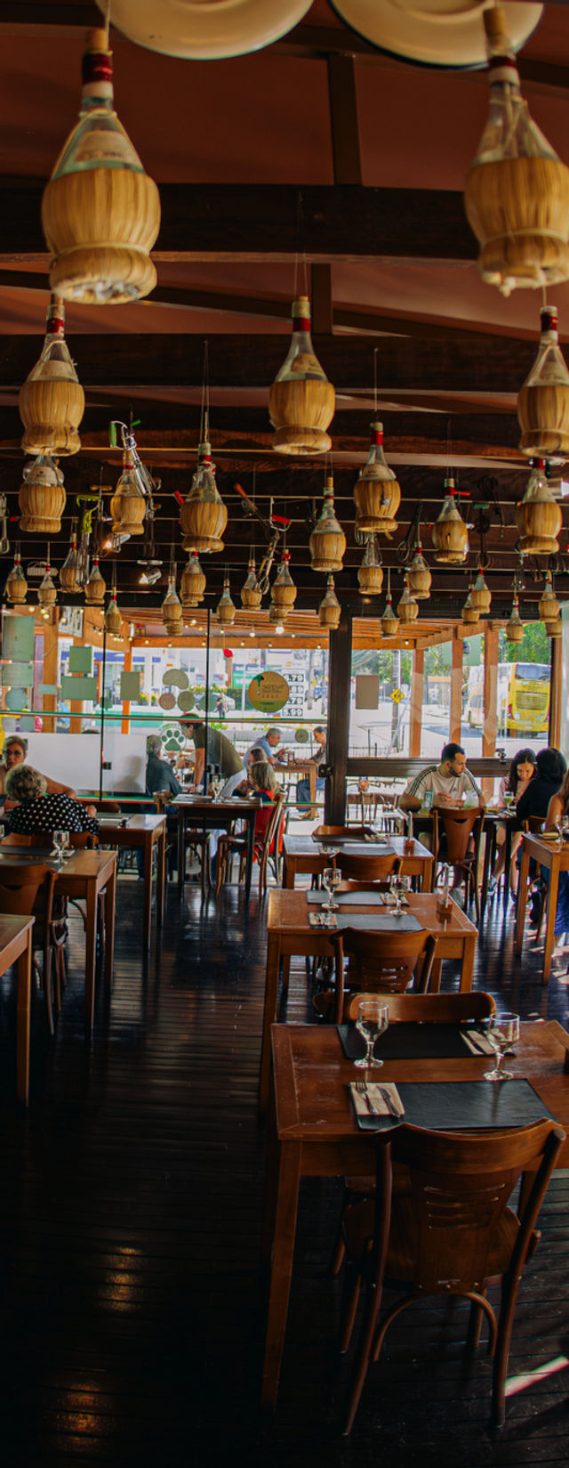 A História da Imigração Italiana em Curitiba e sua Influência na Gastronomia