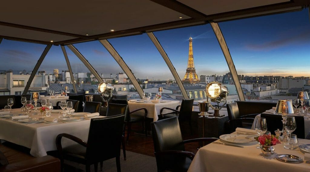 Experiências gastronômicas únicas na Torre Eiffel