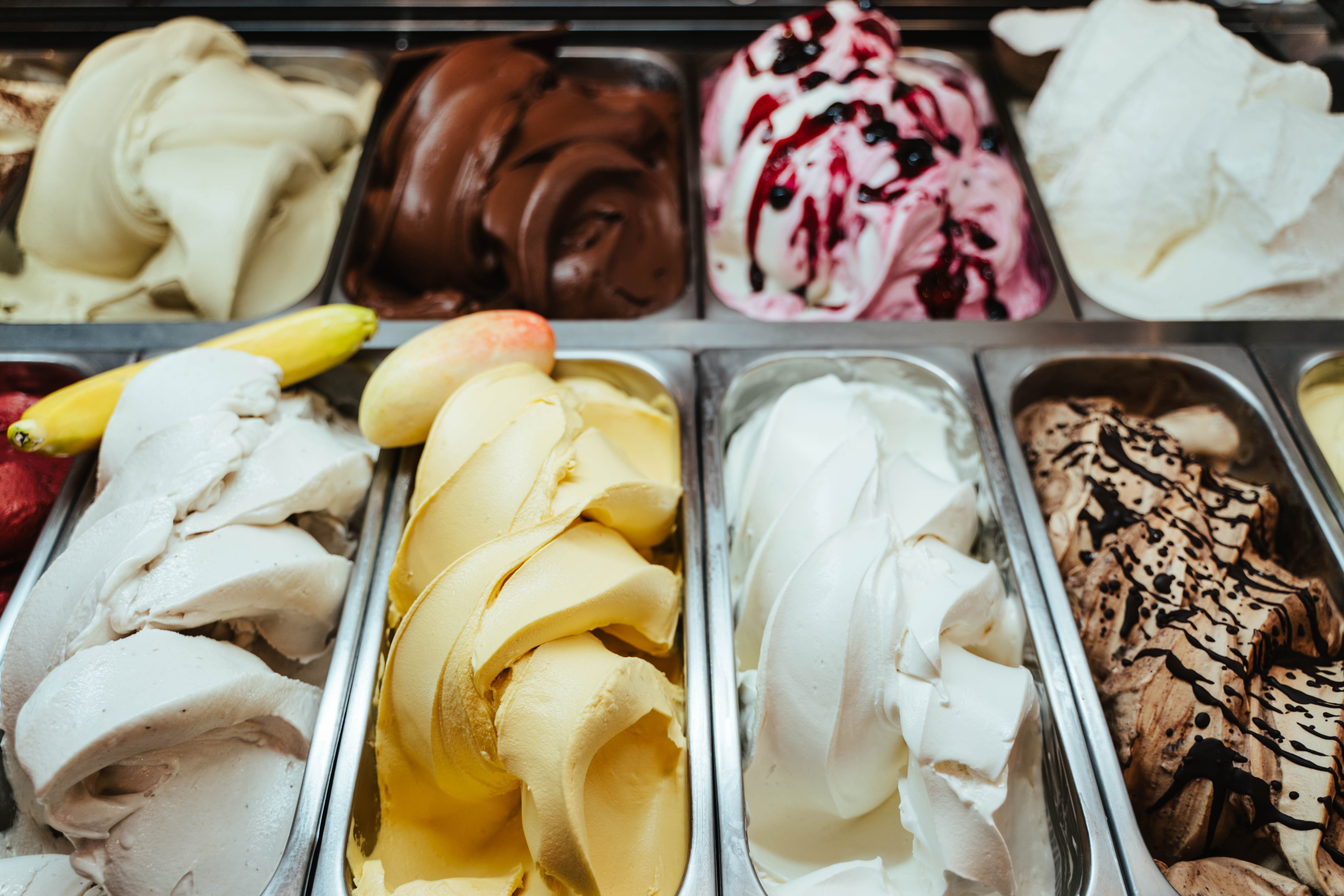 5 Ideias de Títulos:
1. Guia Definitivo: Onde Saborear a Verdadeira Carbonara em Roma
2. Roma Gelato Tour: Descubra as Melhores Gelaterias Artesanais
3. Trastevere Gastronômico: Sabores Autênticos de Massa em Roma
4. Dicas de Ouro para um Paladar Romano Inesquecível
5. De Cacio e Pepe a Pistache: Um Roteiro Culinário por Roma