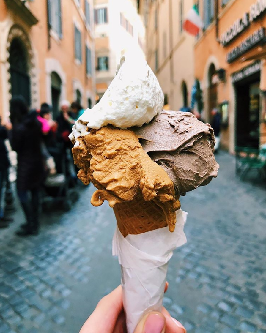 5 Ideias de Títulos:
1. Guia Definitivo: Onde Saborear a Verdadeira Carbonara em Roma
2. Roma Gelato Tour: Descubra as Melhores Gelaterias Artesanais
3. Trastevere Gastronômico: Sabores Autênticos de Massa em Roma
4. Dicas de Ouro para um Paladar Romano Inesquecível
5. De Cacio e Pepe a Pistache: Um Roteiro Culinário por Roma