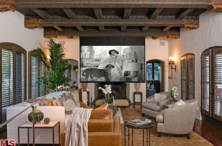 Onde Robert Pattinson Mora Atualmente