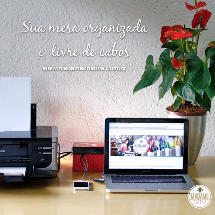 organização de cabos de computador e tv