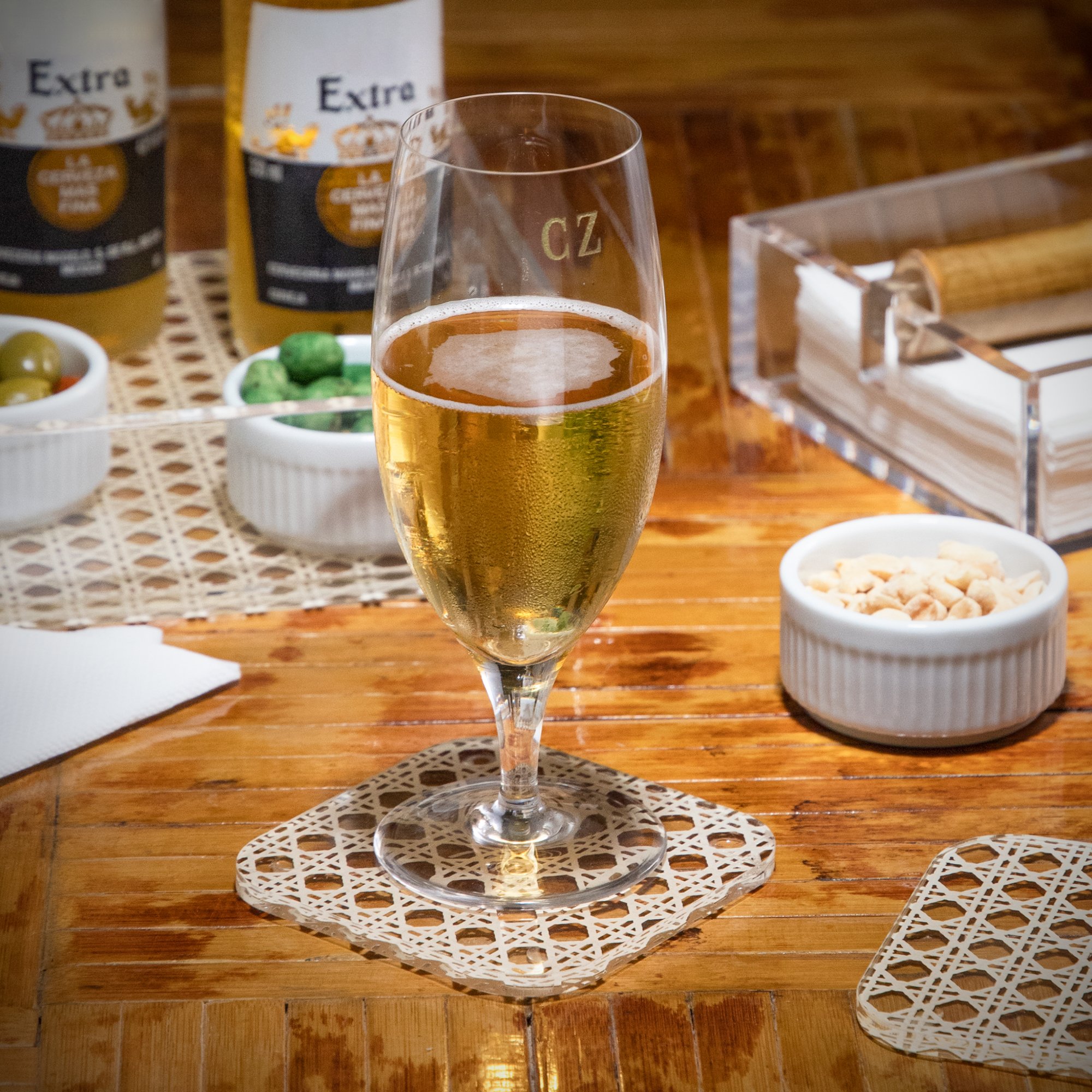 Guia Completo: Como Montar um Home Bar Funcional e Estiloso; Os Melhores Organizadores de Armário para Copos e Taças; Evite Danos: Dicas Essenciais para Guardar Seus Copos de Cristal; Transforme Sua Cozinha: Soluções Criativas para Organizar Copos Pequenos; Iluminação LED para Cristaleiras: Destaque Sua Coleção de Copos