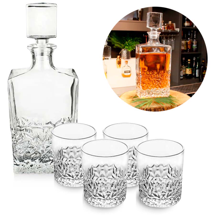 organização de copos de cerveja e whisky