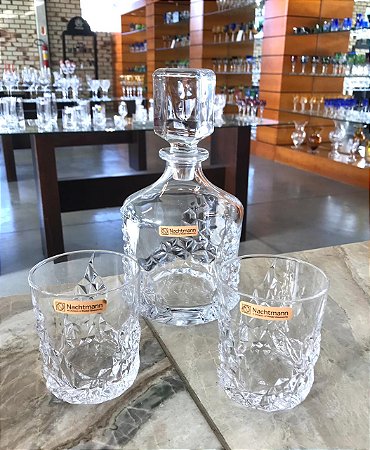 Guia Completo: Como Montar um Home Bar Funcional e Estiloso; Os Melhores Organizadores de Armário para Copos e Taças; Evite Danos: Dicas Essenciais para Guardar Seus Copos de Cristal; Transforme Sua Cozinha: Soluções Criativas para Organizar Copos Pequenos; Iluminação LED para Cristaleiras: Destaque Sua Coleção de Copos