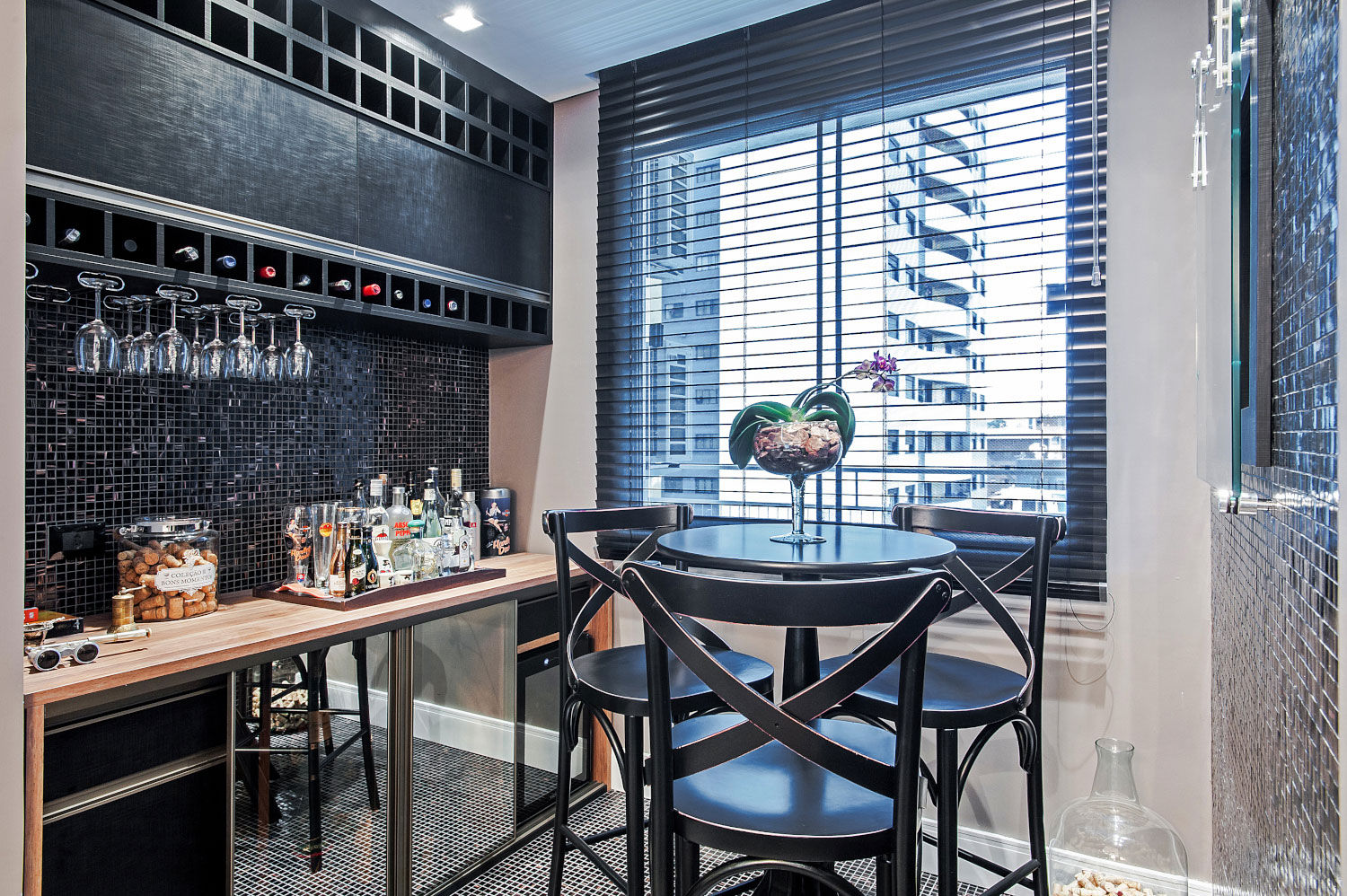 organização de bebidas em casa
