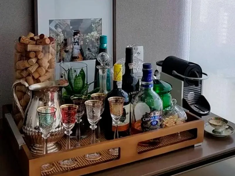 organização de bebidas em casa
