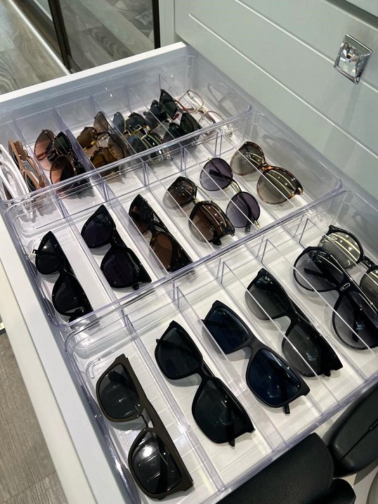 como evitar arranhar óculos de sol guardados